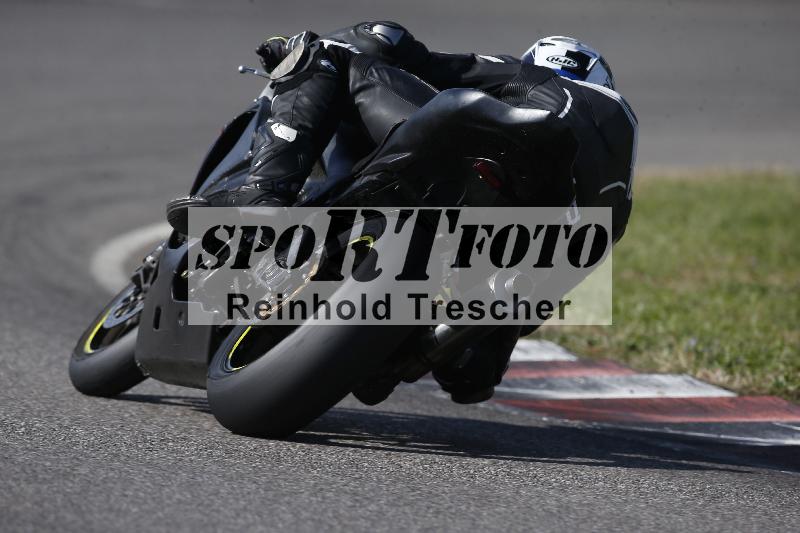 Archiv-2023/75 29.09.2023 Speer Racing ADR/Gruppe rot/backside